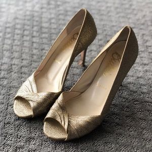 Butter shoes cayman pump, gold glitter, sz 7.5
